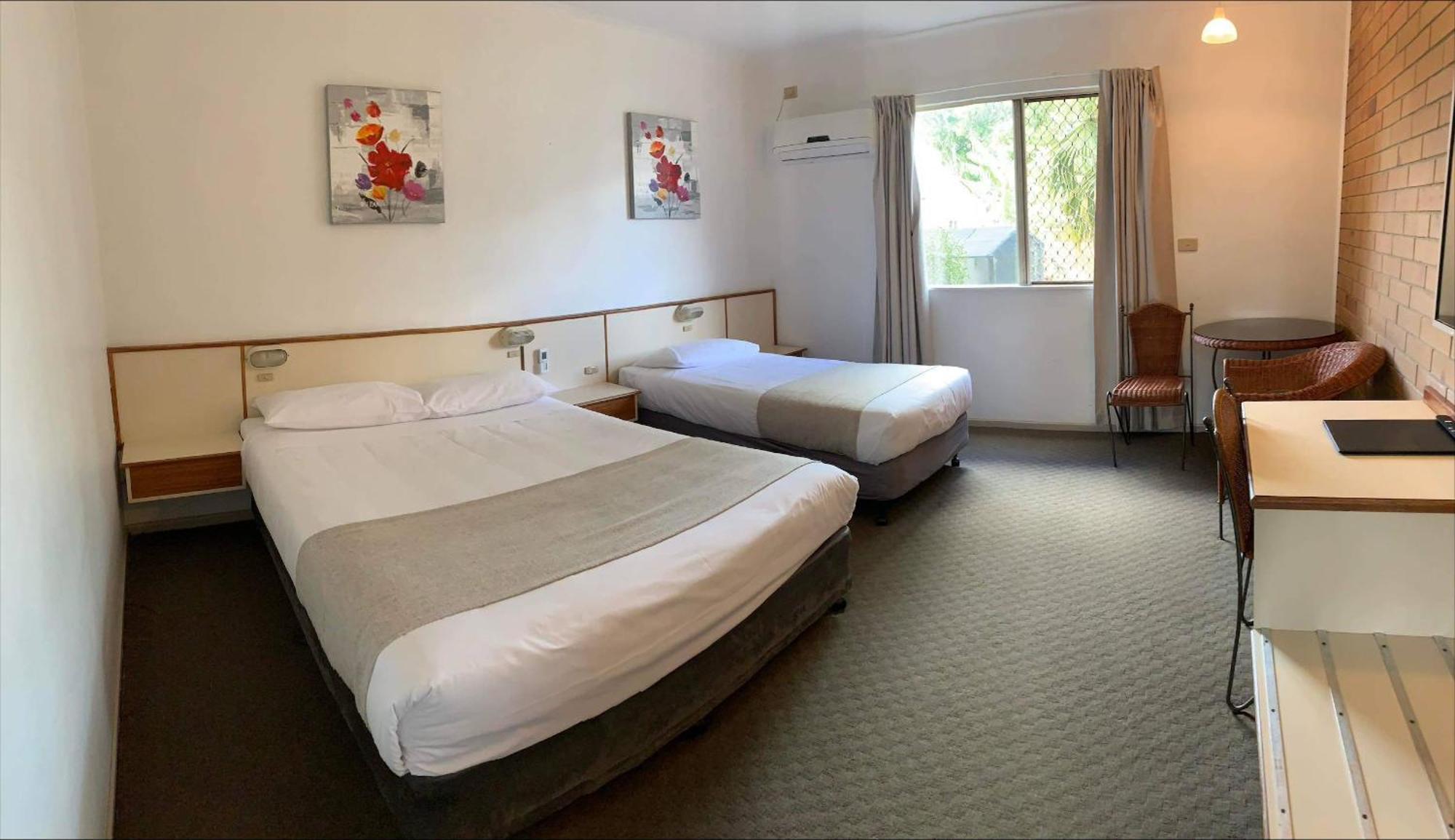 Wild Scotsman Motor Inn Gin Gin Qld 외부 사진