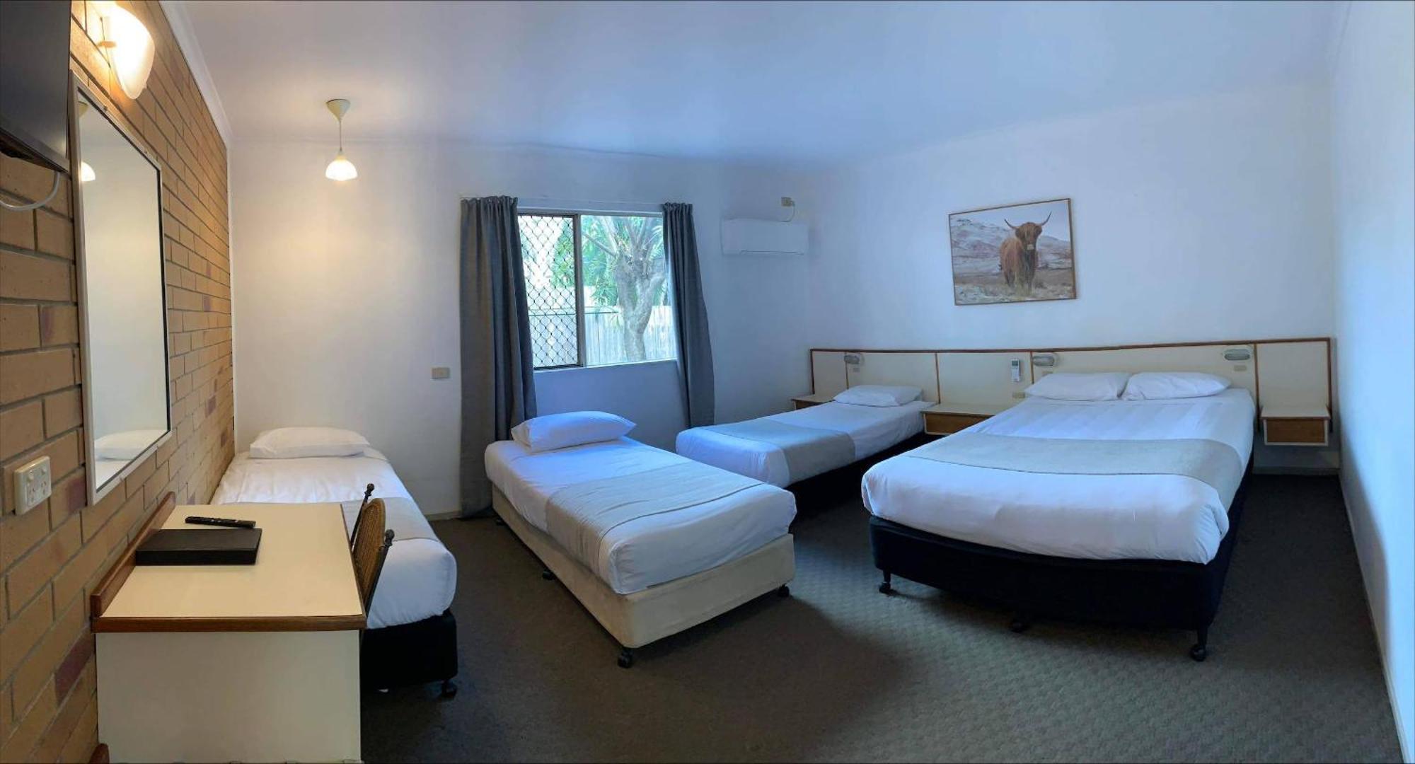 Wild Scotsman Motor Inn Gin Gin Qld 외부 사진